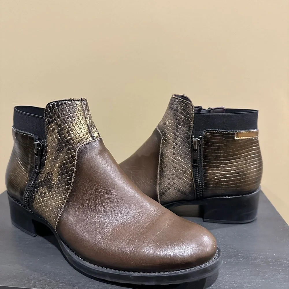 Jose Saenz leather ankle boots size 39 (8.5) in excellent near new condition - Picture 4 of 9